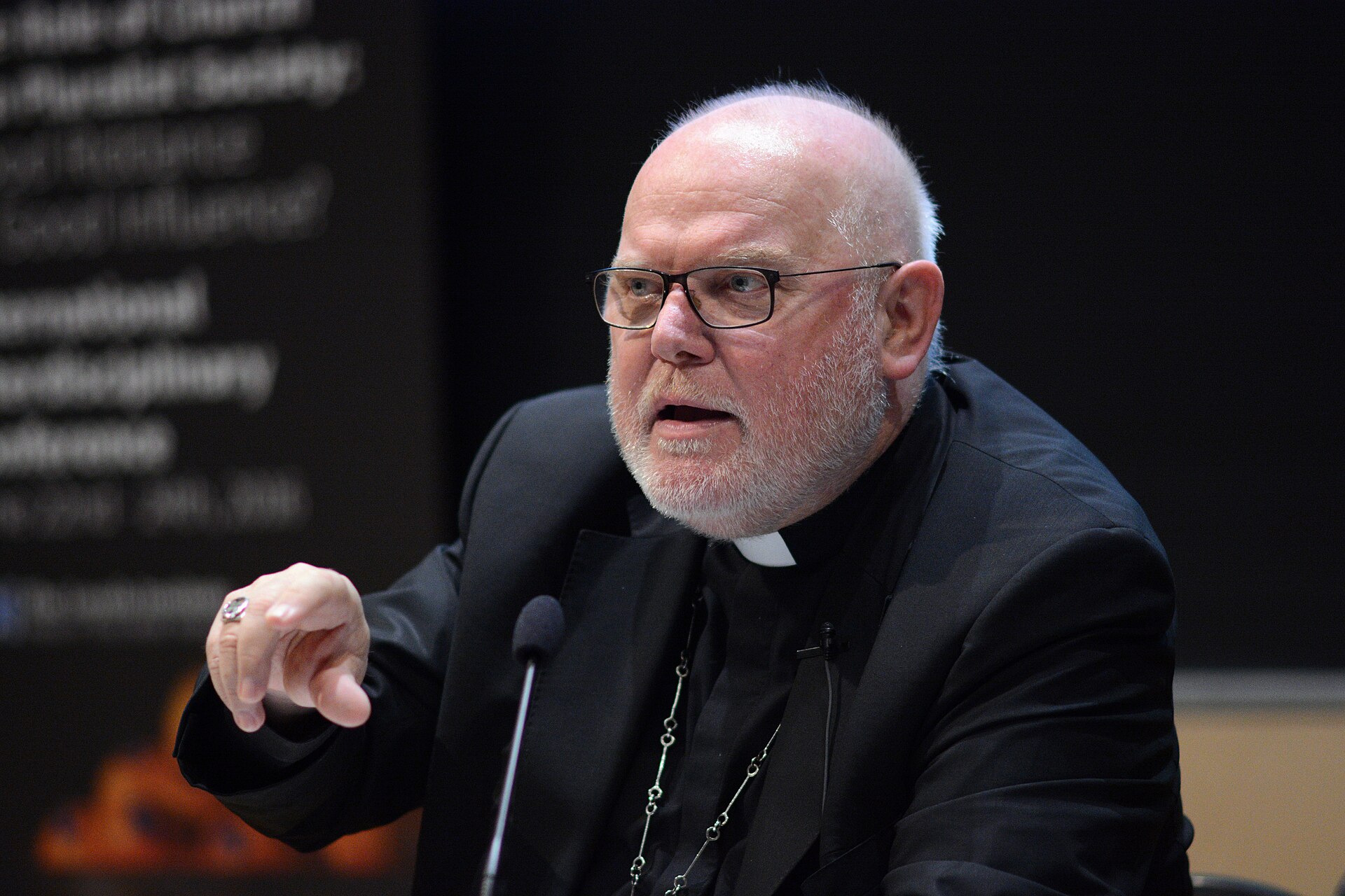Cardinal Marx directs Munich priests to offer blessings to same-sex and irregular couples